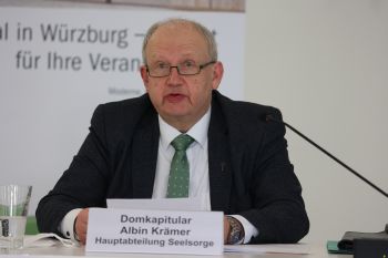 Domkapitular Albin Krämer, Leiter der Hauptabteilung Seelsorge.