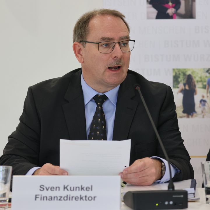 Finanzdirektor Ordinariatsrat Sven Kunkel